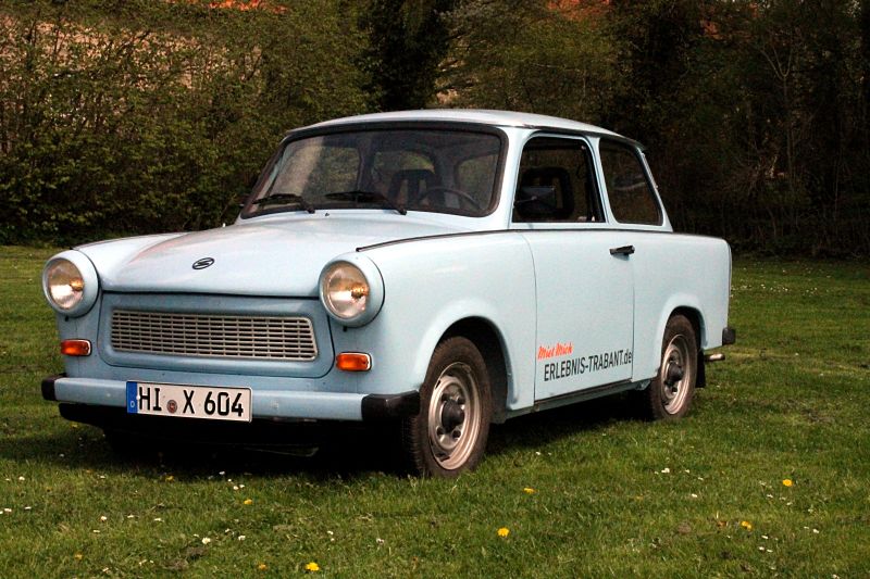 Trabant Seitenansicht von vorn